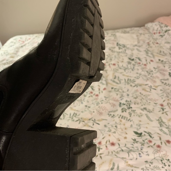 Aldo heeled boots size 7.5 - Picture 4 of 4